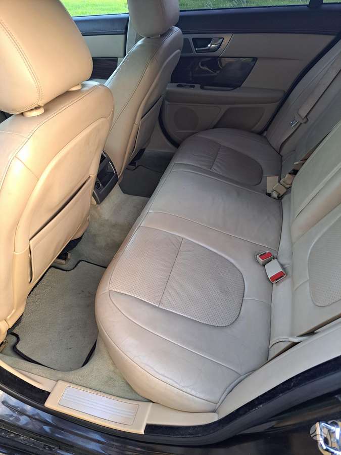 Jaguar XF, 3.0 l., Седан