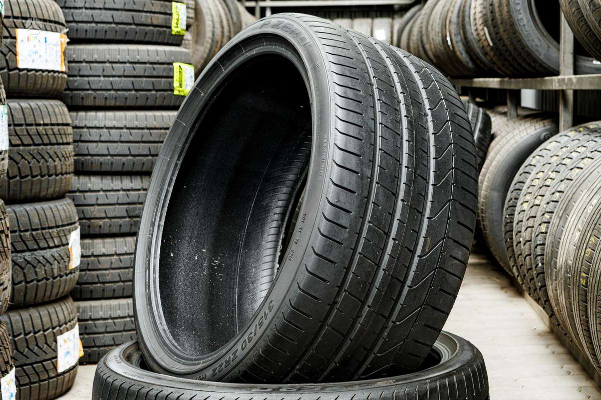 Pirelli P Zero (NO), летние 315/30 R22