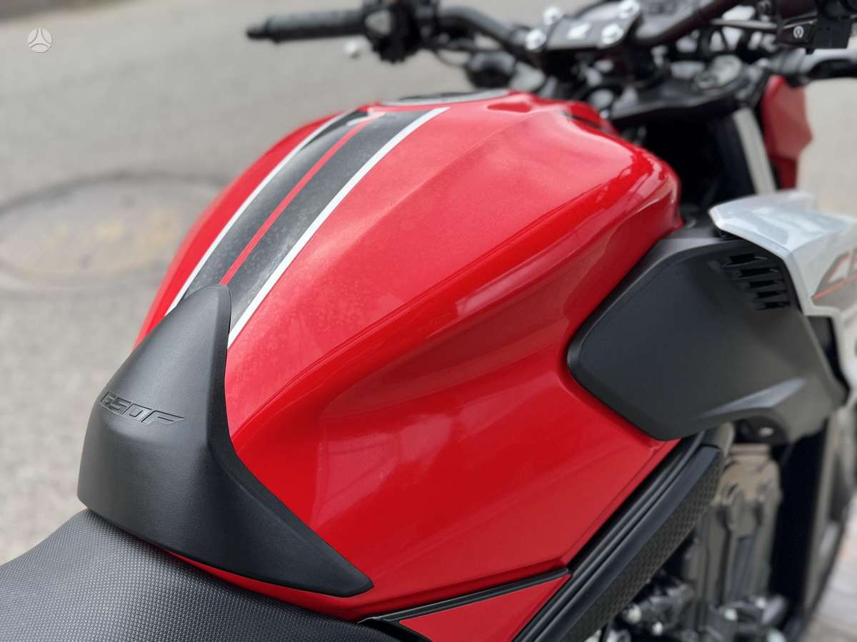 Honda CBF 650cc, street / classic