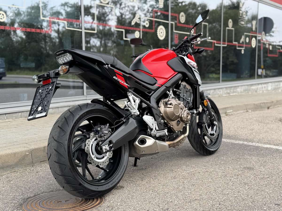 Honda CBF 650cc, street / classic