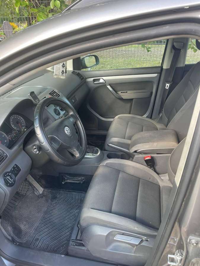 Volkswagen Touran - 6