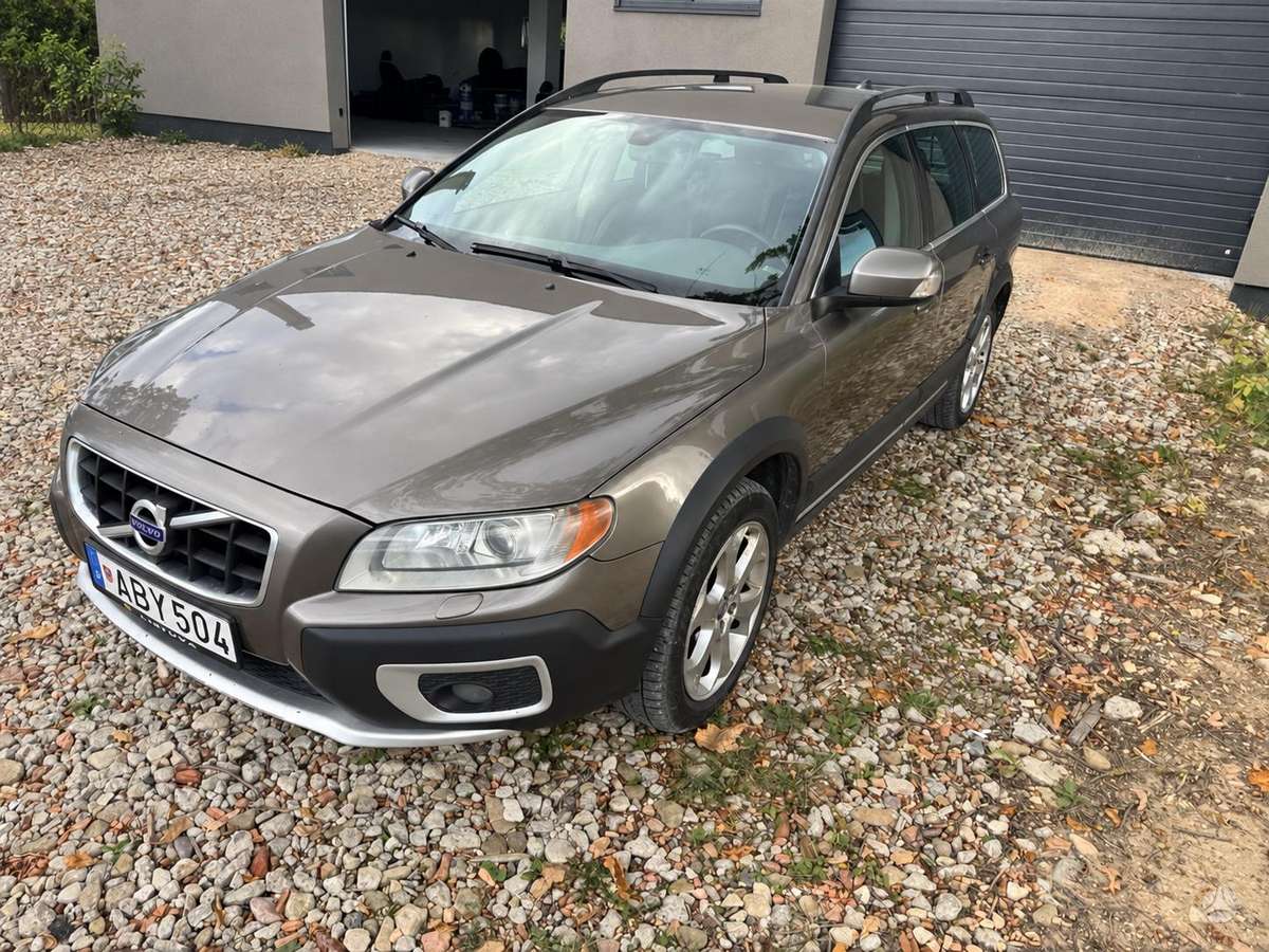 Volvo XC70 - 1