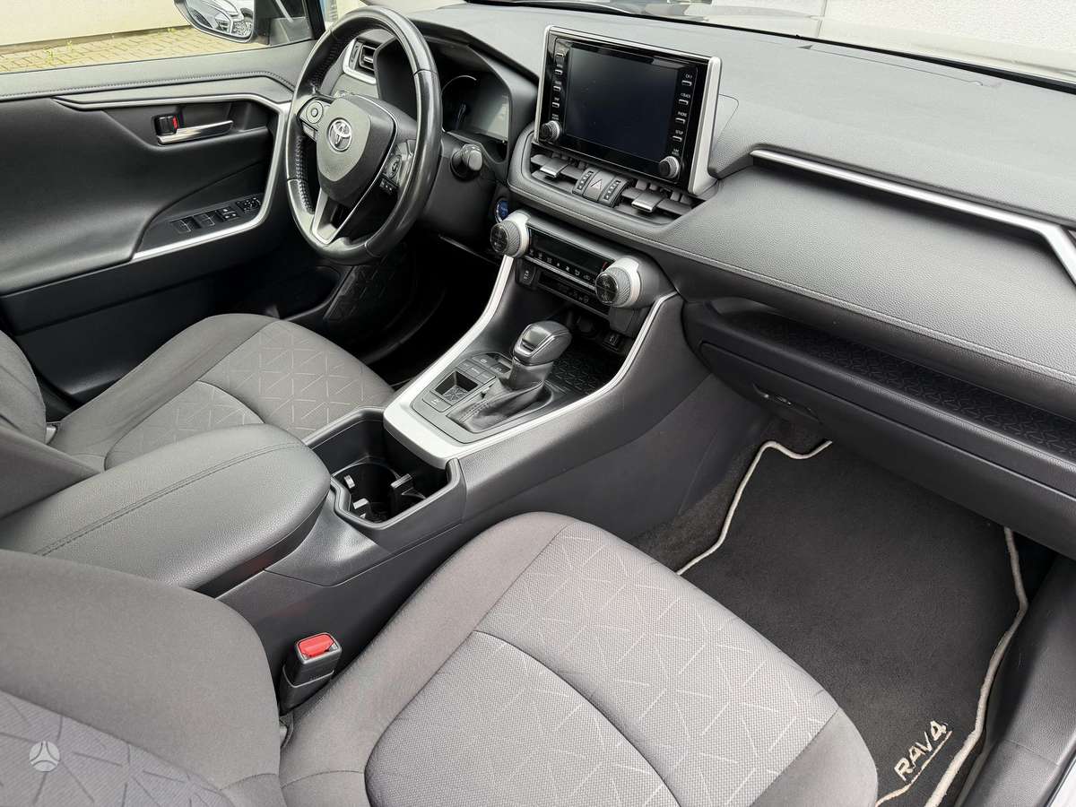 Toyota RAV4 - 9