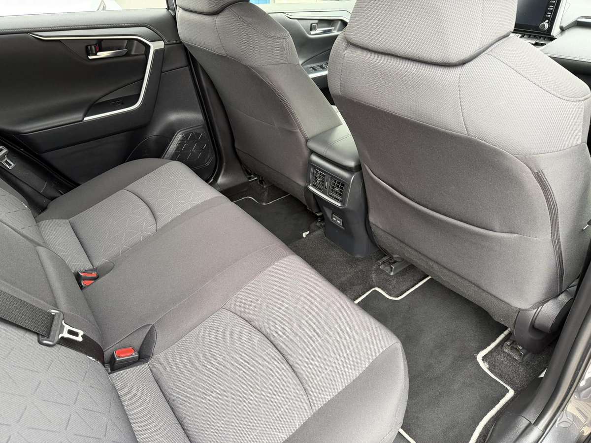 Toyota RAV4 - 10