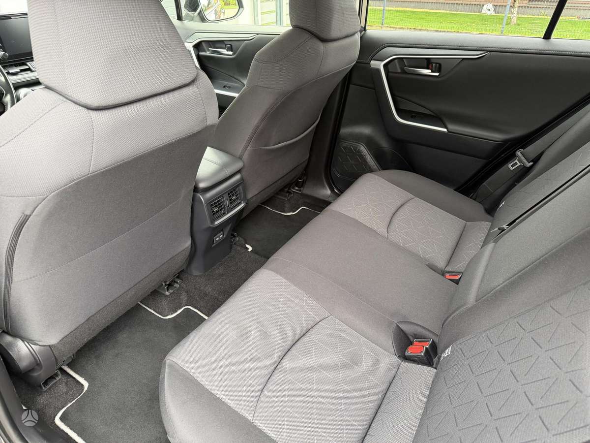 Toyota RAV4 - 11