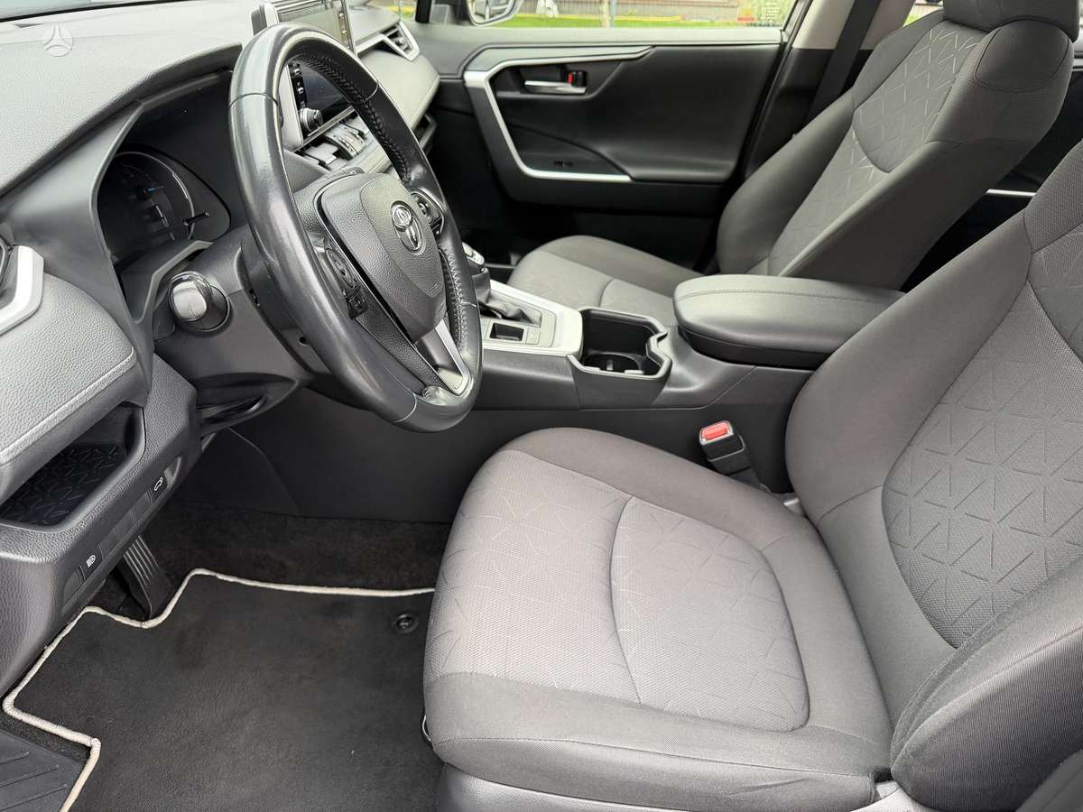 Toyota RAV4 - 6
