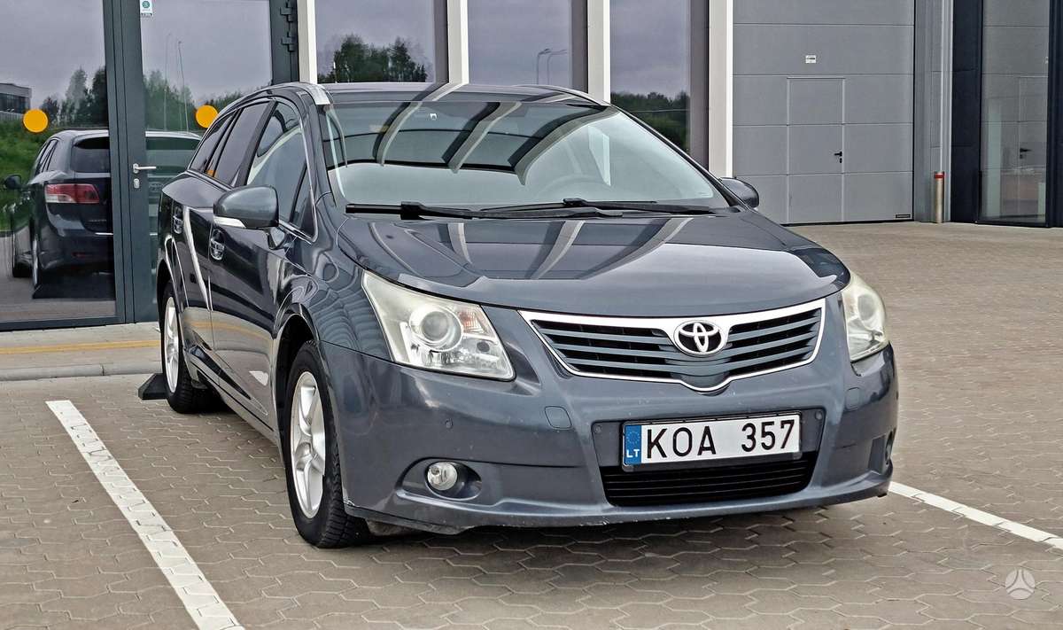 Toyota Avensis - 2