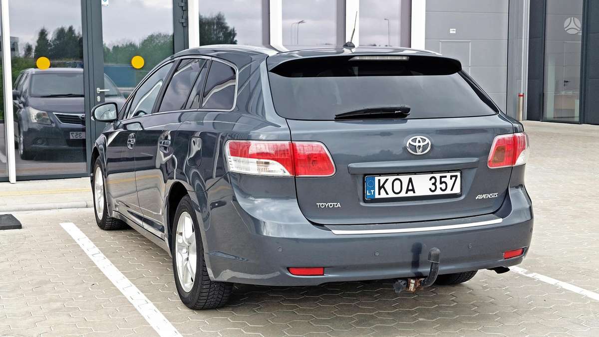 Toyota Avensis - 4