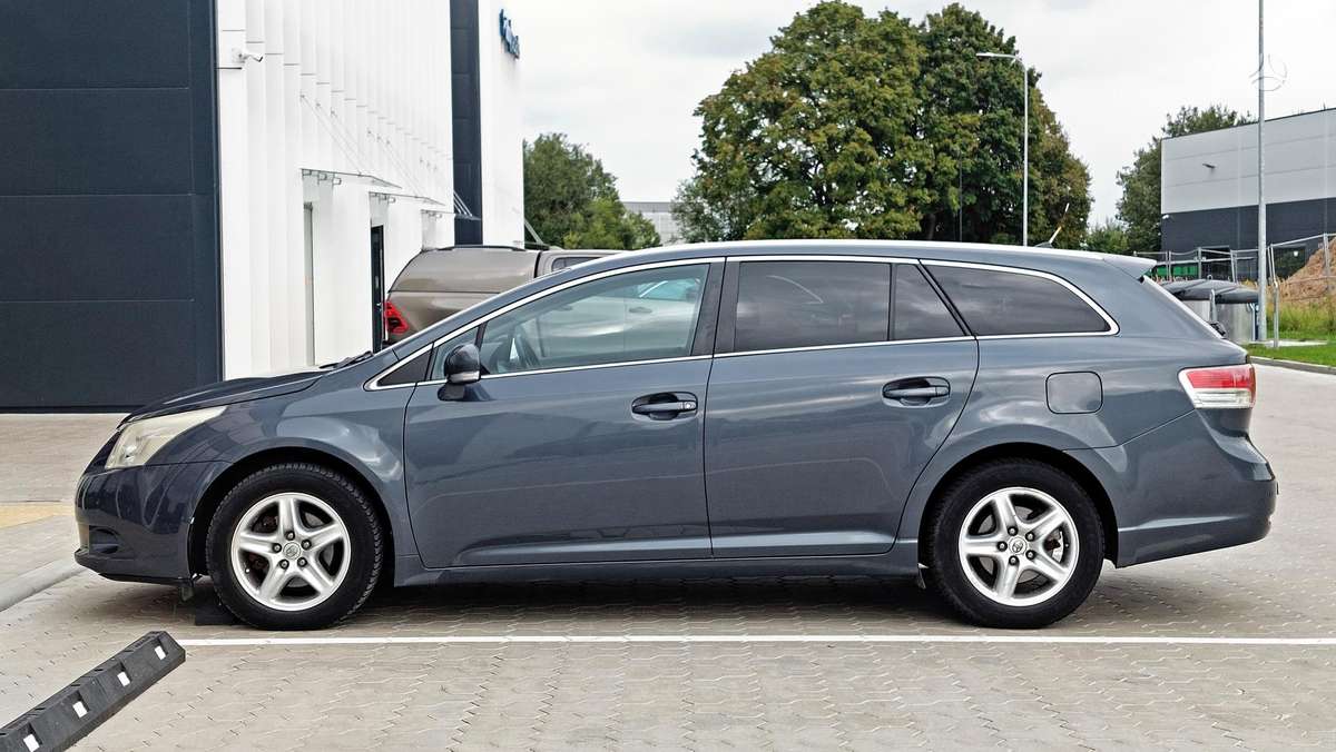 Toyota Avensis - 9