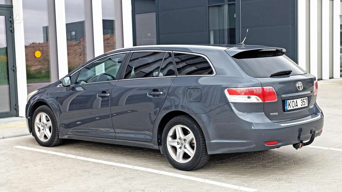 Toyota Avensis - 12