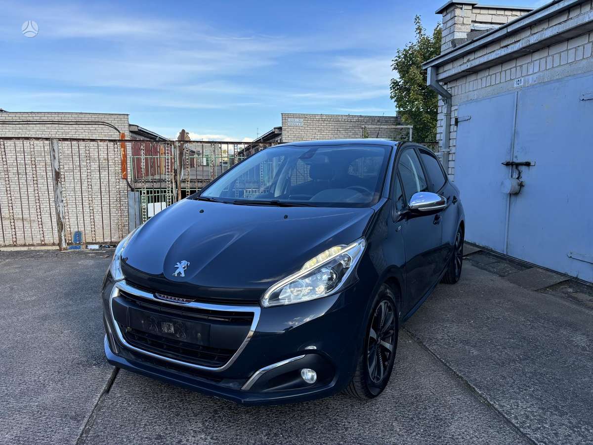 Peugeot 208, 1.2 l., hatchback