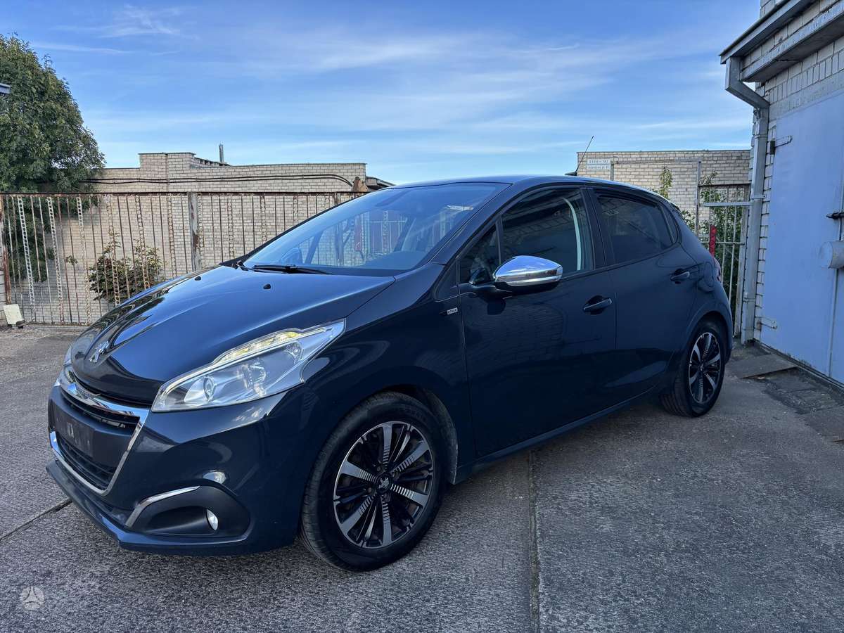 Peugeot 208 - 5