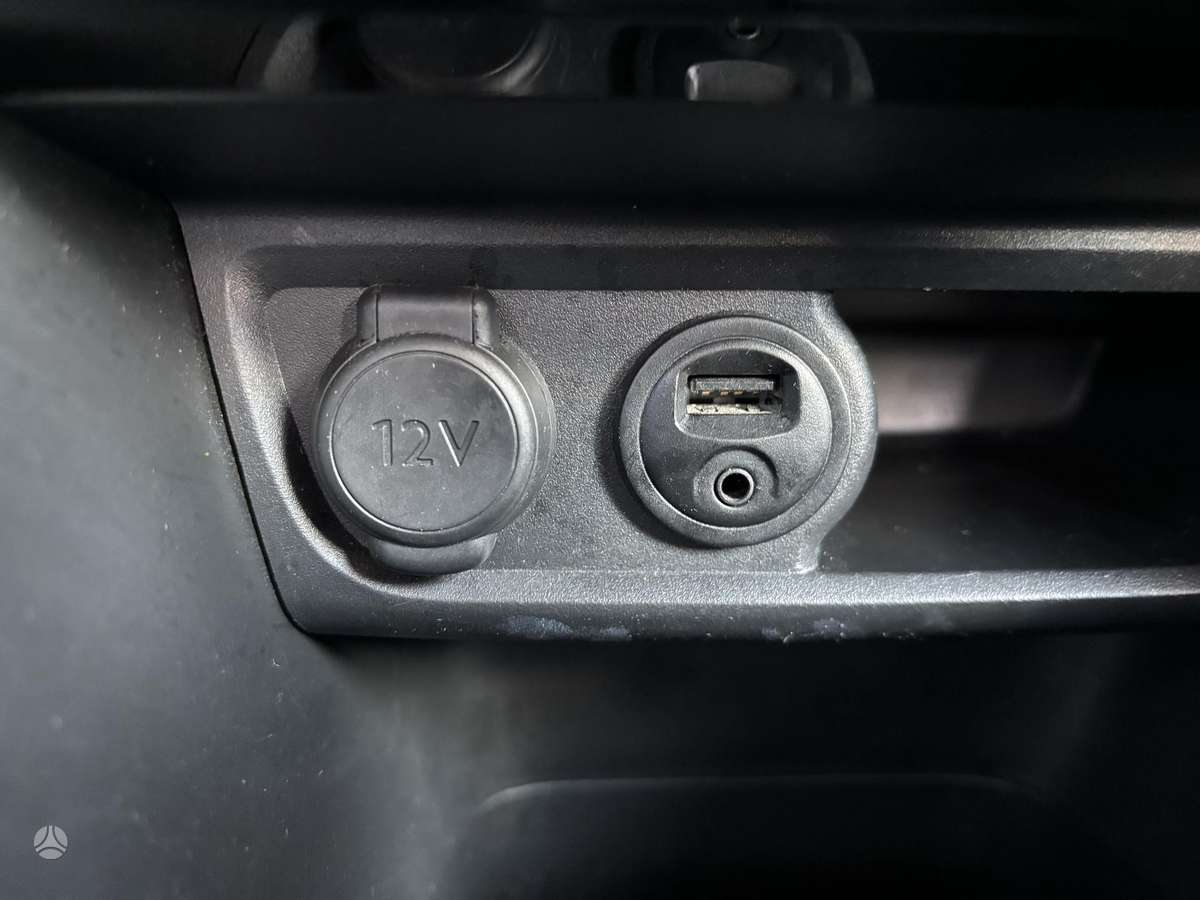 Peugeot 208, 1.2 l., hatchback
