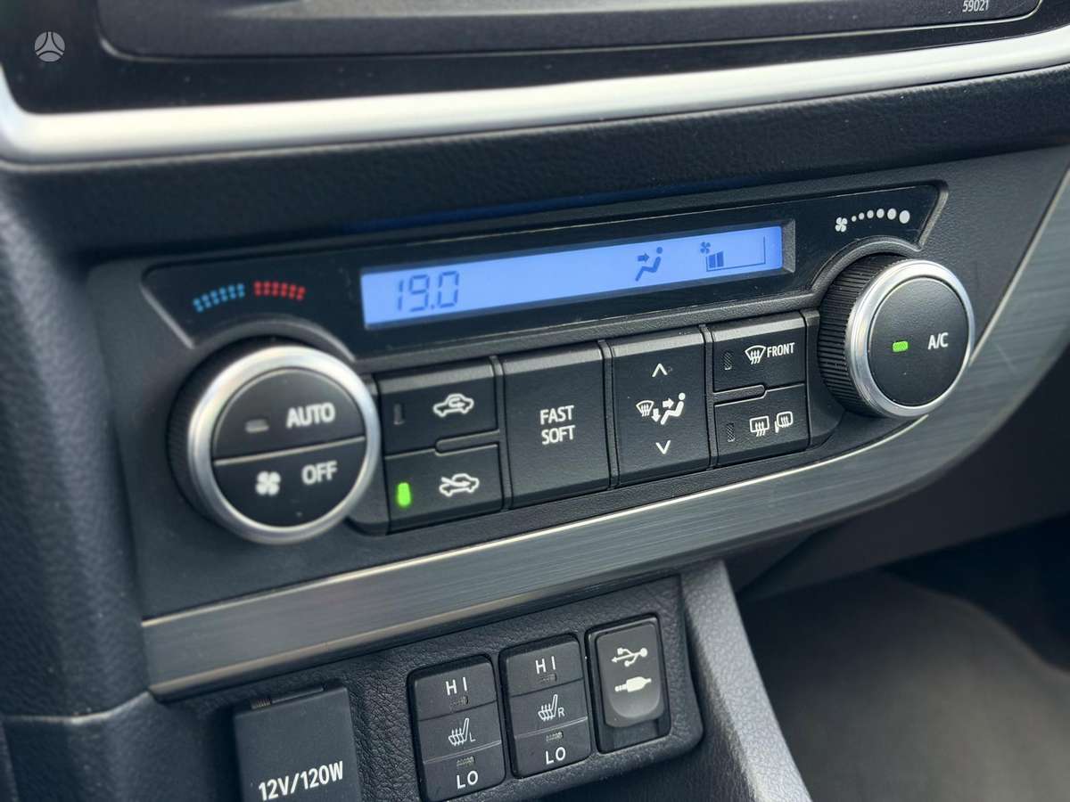 Toyota Auris, 1.4 l., hatchback