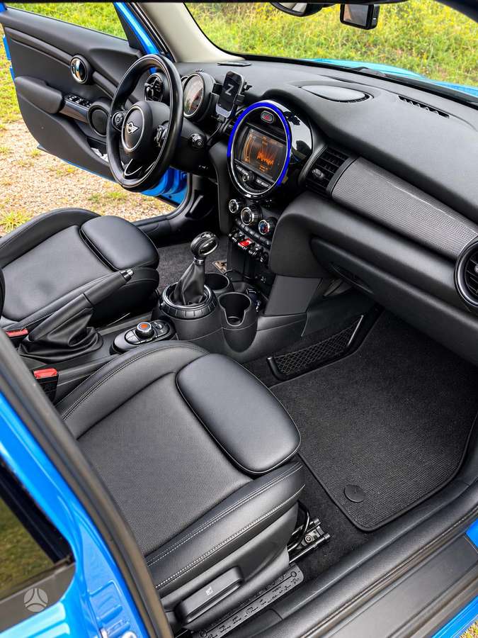 Mini Cooper, 1.5 l., hatchback