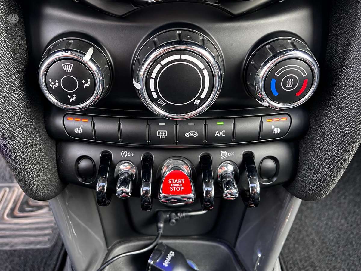 Mini Cooper, 1.5 l., hatchback