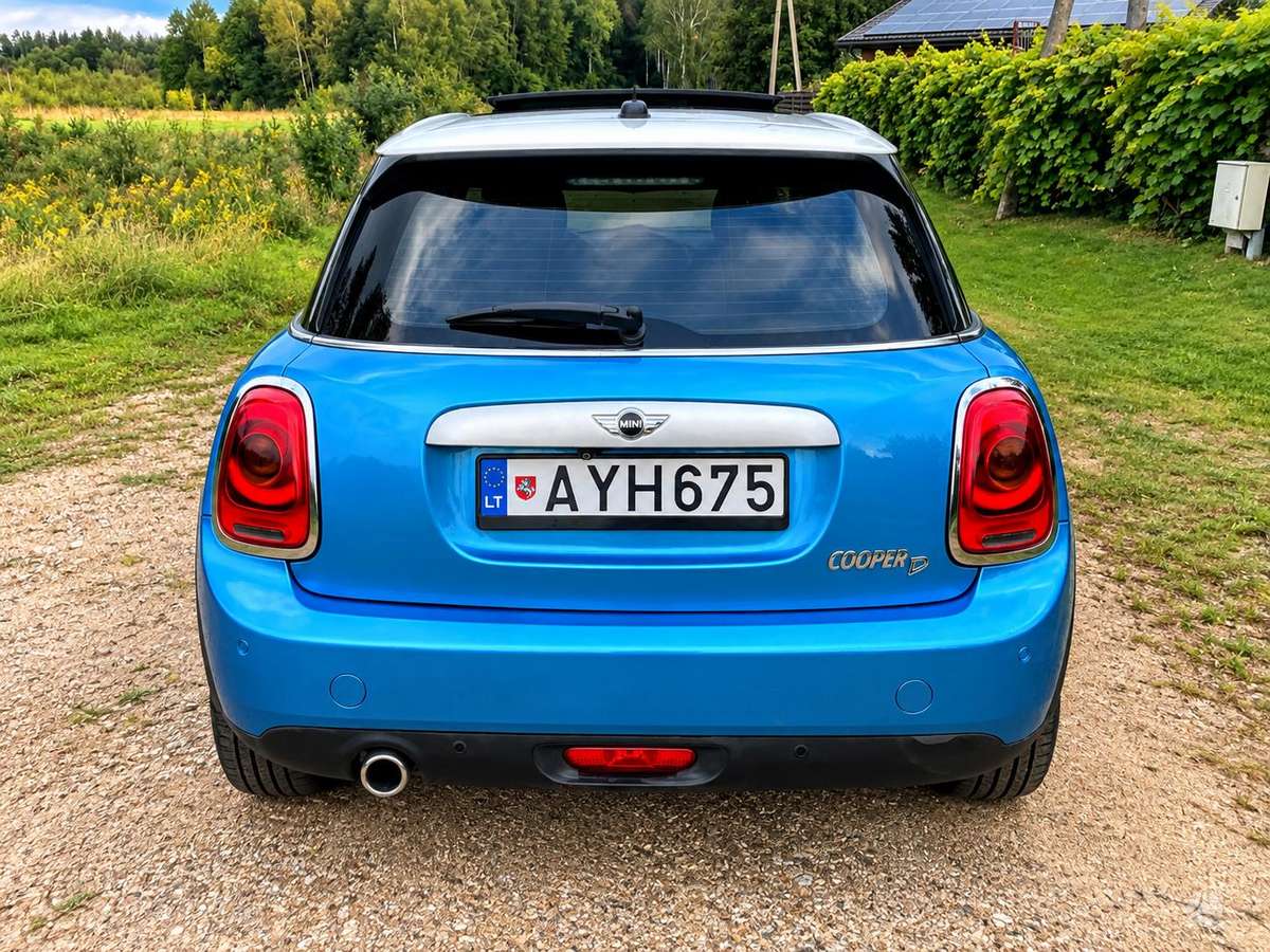 Mini Cooper, 1.5 l., hatchback