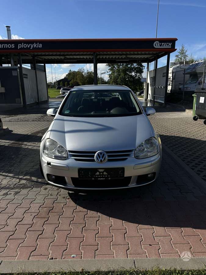 Volkswagen Golf - 2