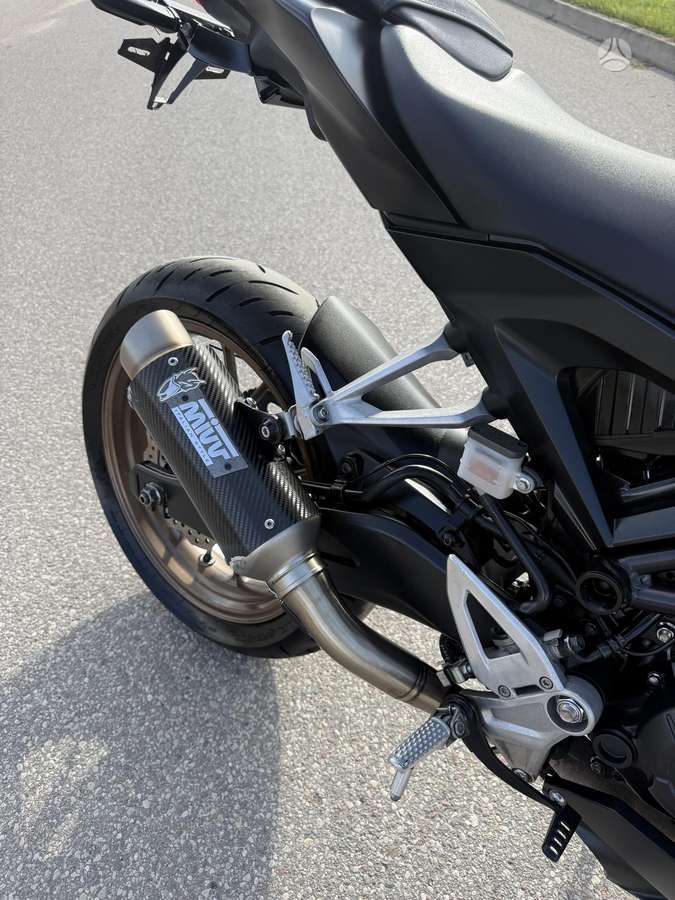 Honda CB 125cc, street / classic