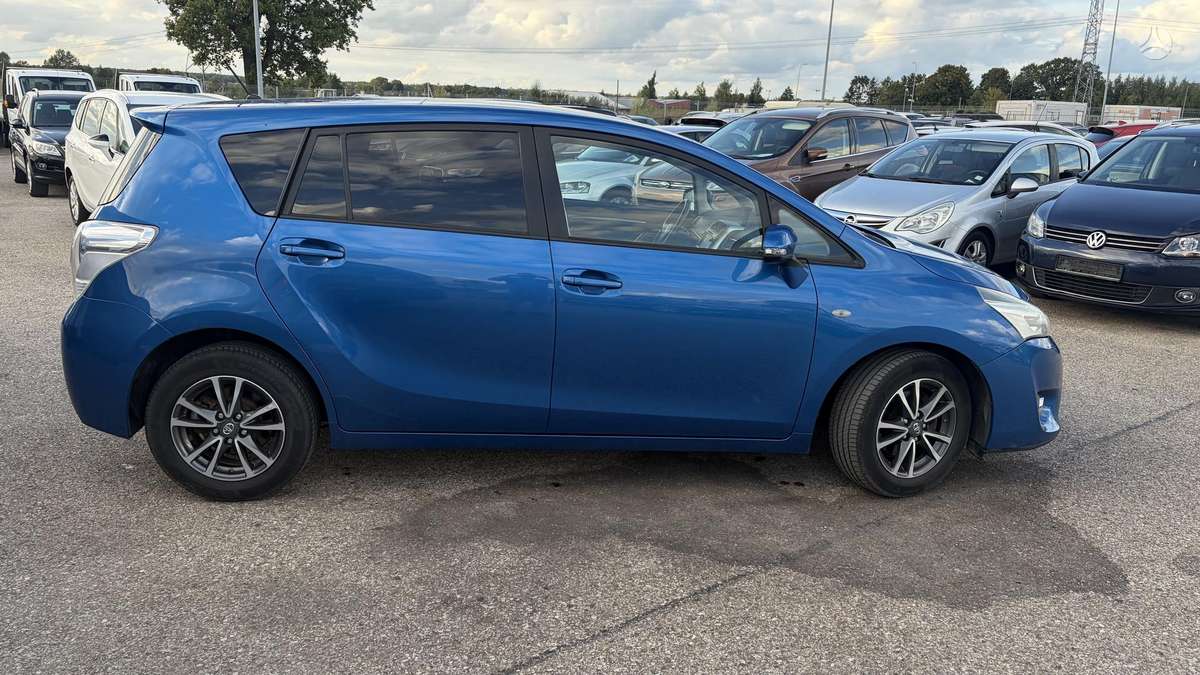 Toyota Verso - 3