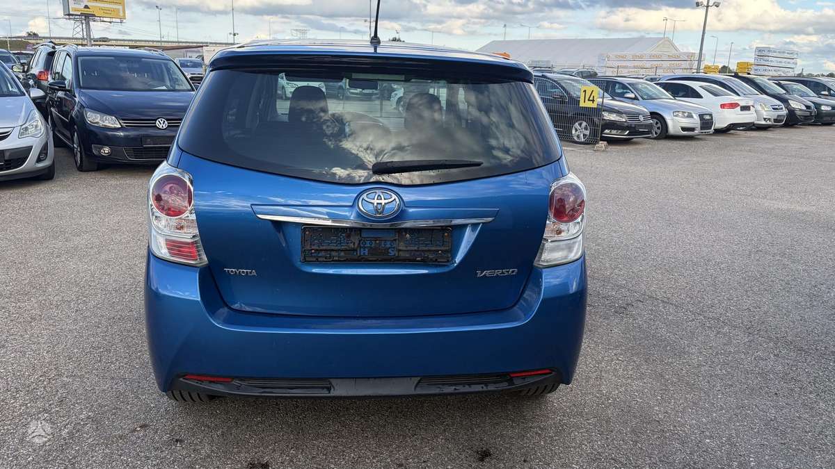 Toyota Verso - 5