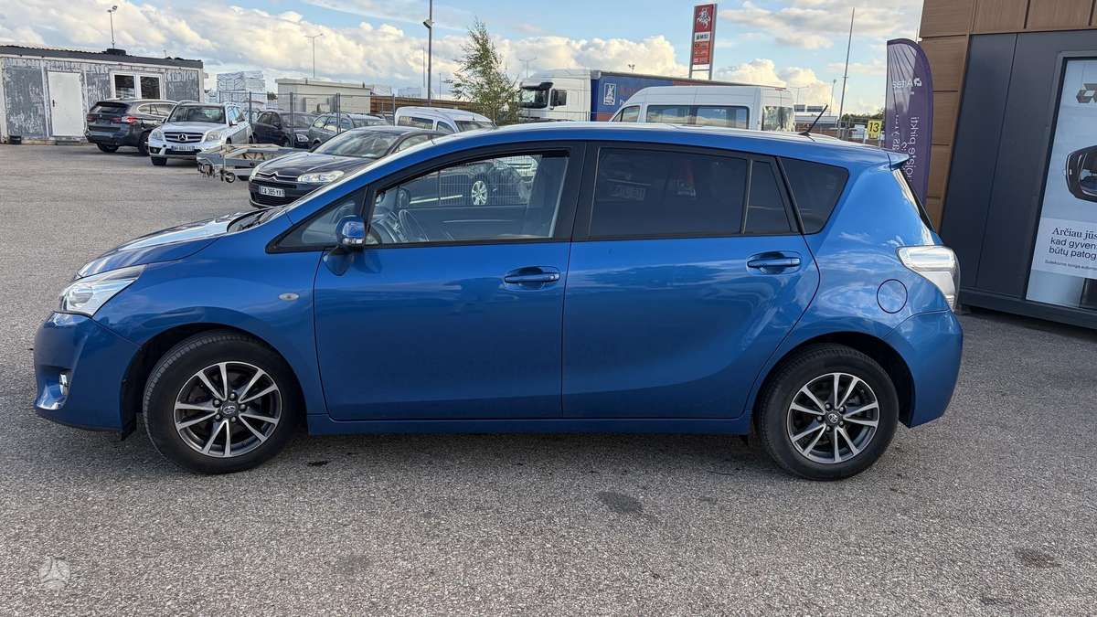 Toyota Verso - 7