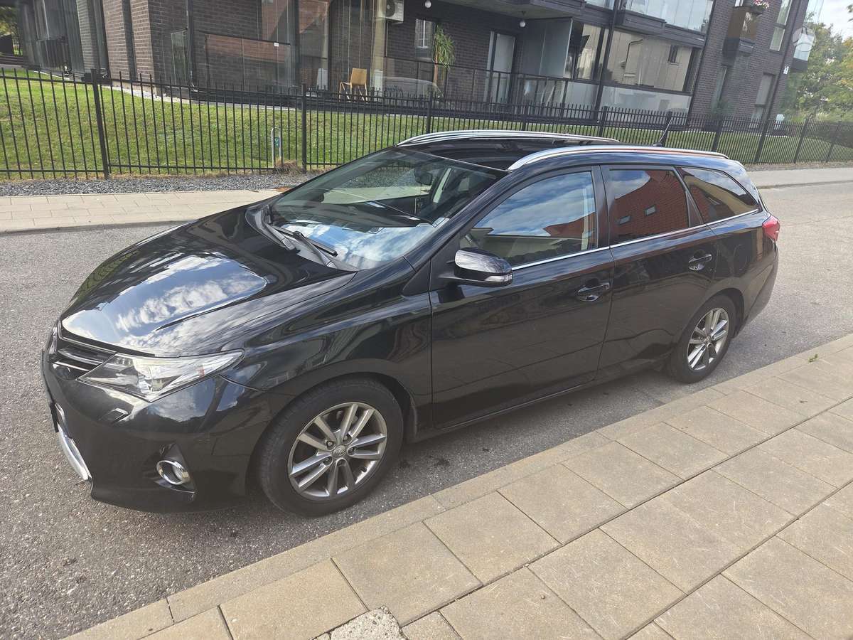 Toyota Auris - 1