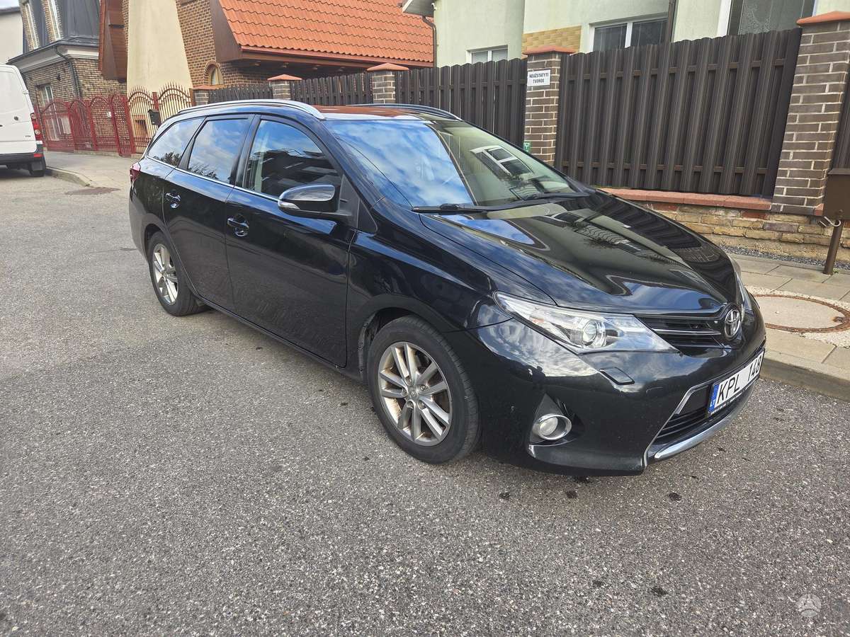 Toyota Auris - 4