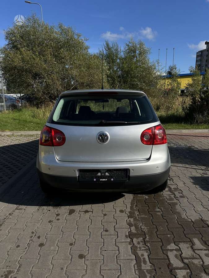 Volkswagen Golf - 5