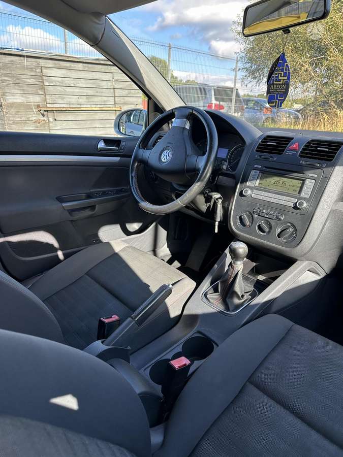 Volkswagen Golf - 6