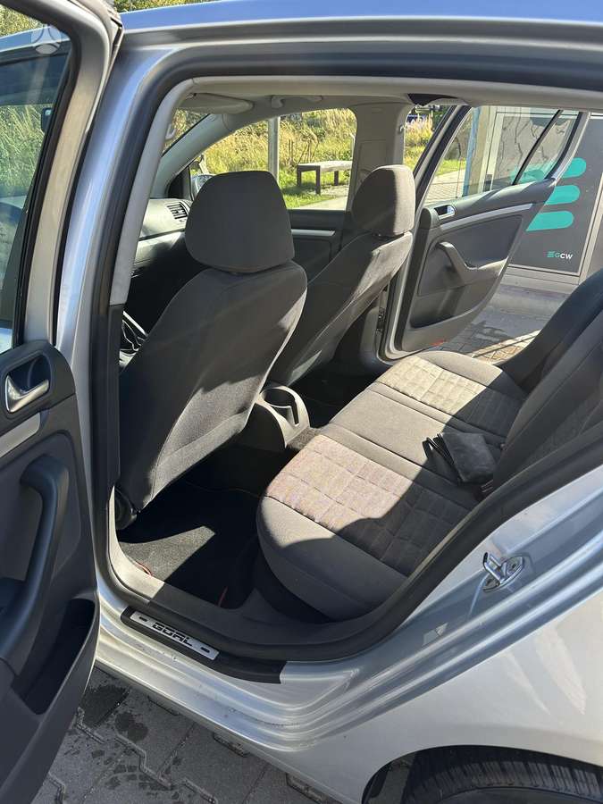 Volkswagen Golf - 8