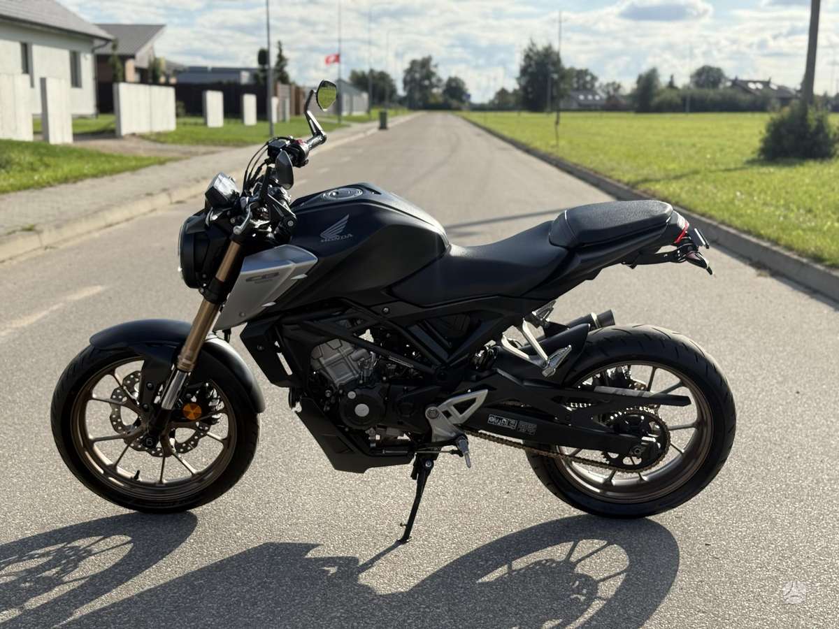 Honda CB 125cc, street / classic