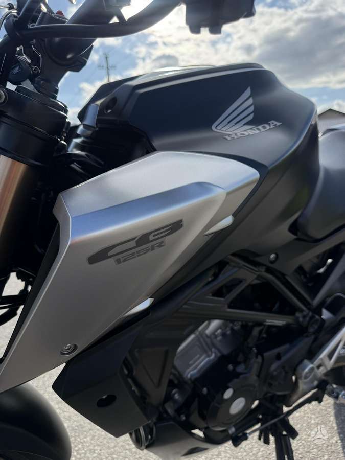 Honda CB 125cc, street / classic