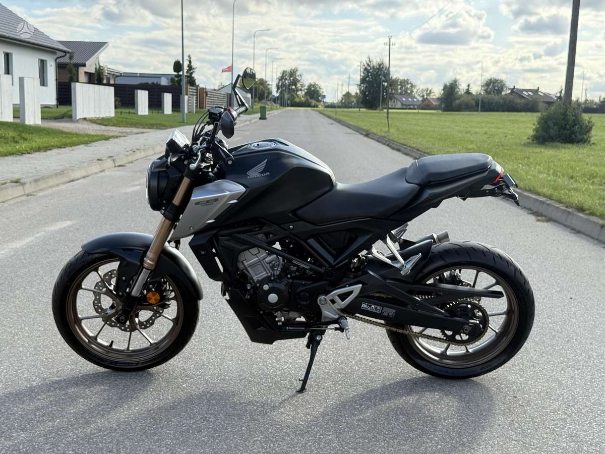 Honda CB 125cc, street / classic