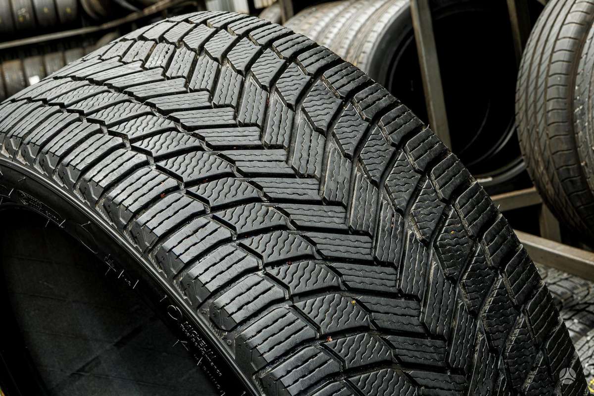 Michelin X-Ice Snow, winter 245/40 R21