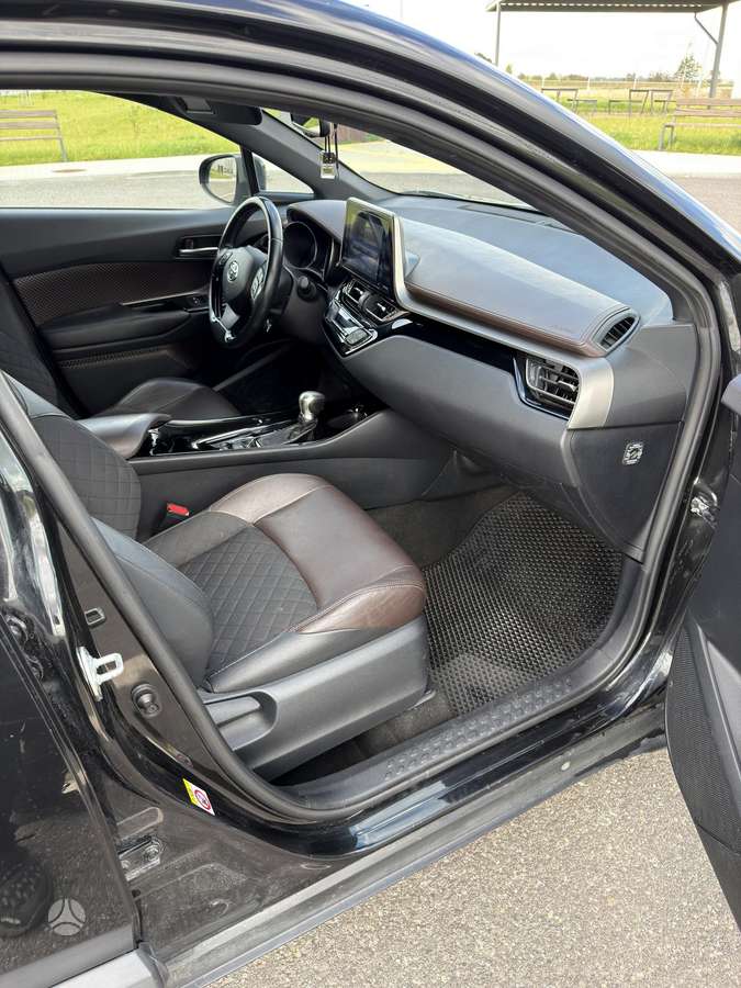 Toyota C-HR - 7