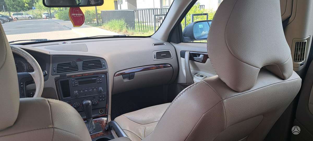 Volvo XC70, 2.4 l., wagon