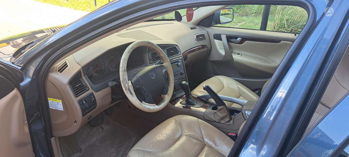 Volvo XC70, 2.4 l., wagon