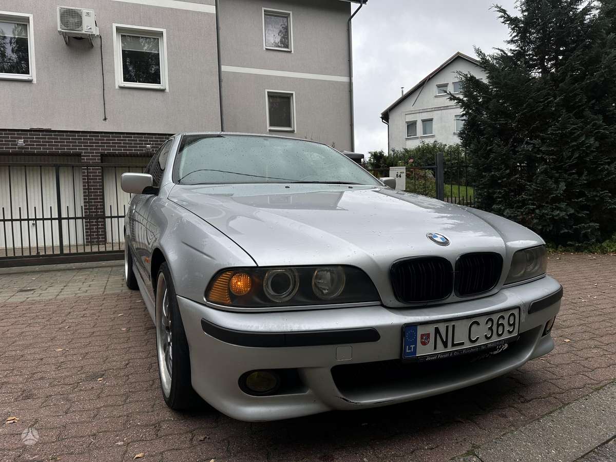 BMW 525, 2.5 l., Седан