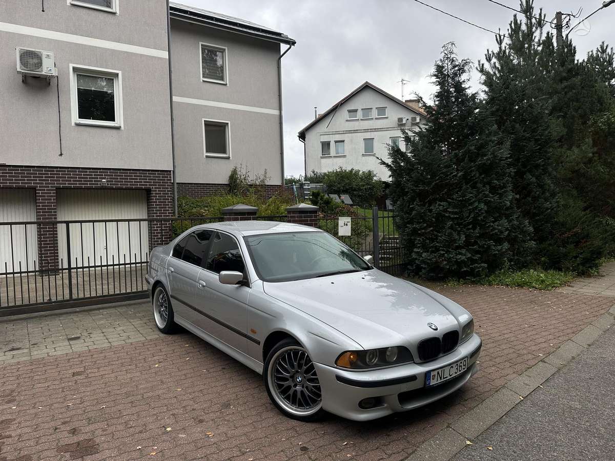 BMW 525, 2.5 l., Седан