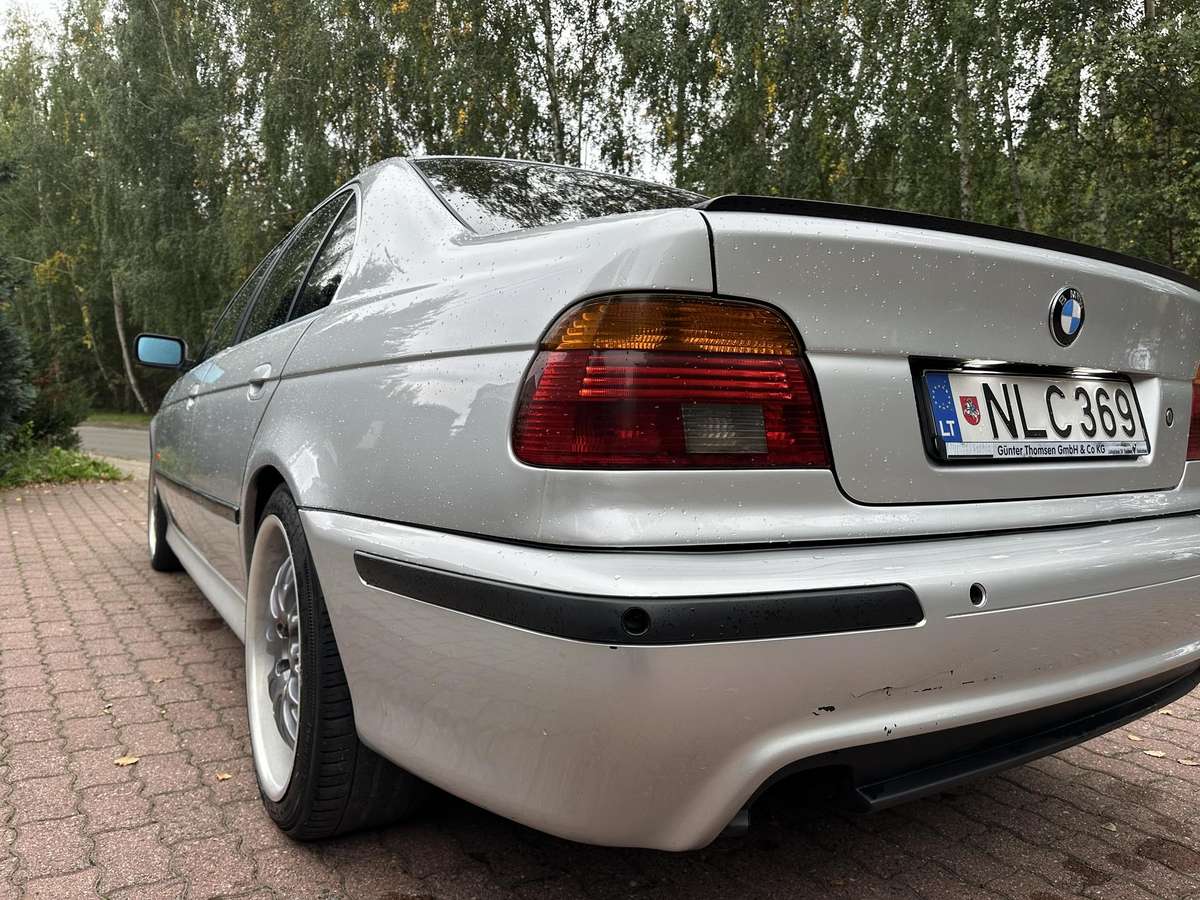 BMW 525, 2.5 l., Седан