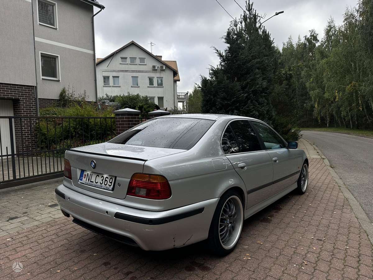 BMW 525, 2.5 l., Седан