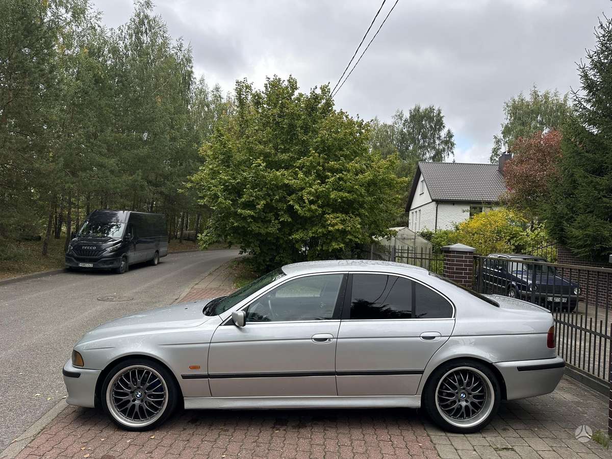 BMW 525, 2.5 l., Седан