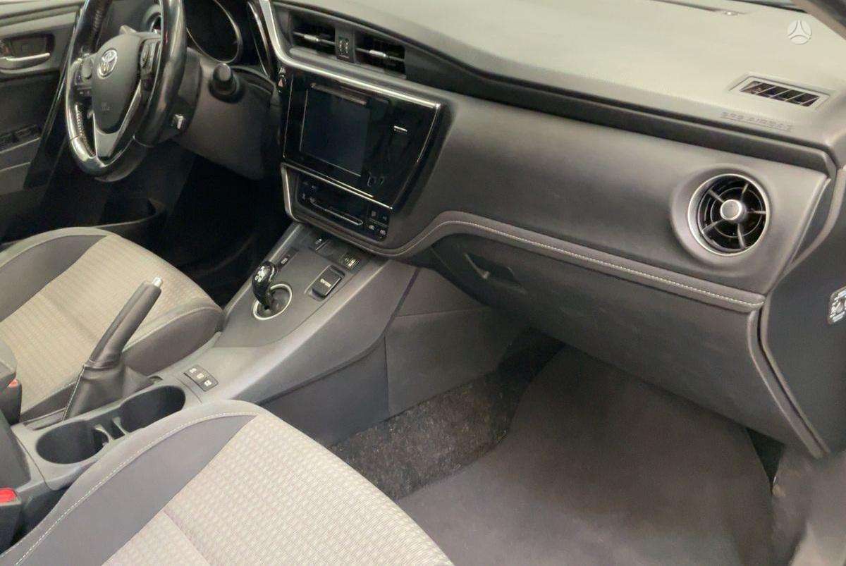 Toyota Auris - 2
