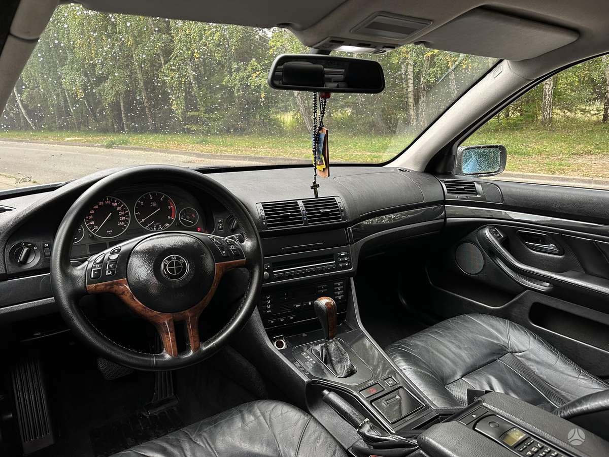 BMW 525, 2.5 l., Седан