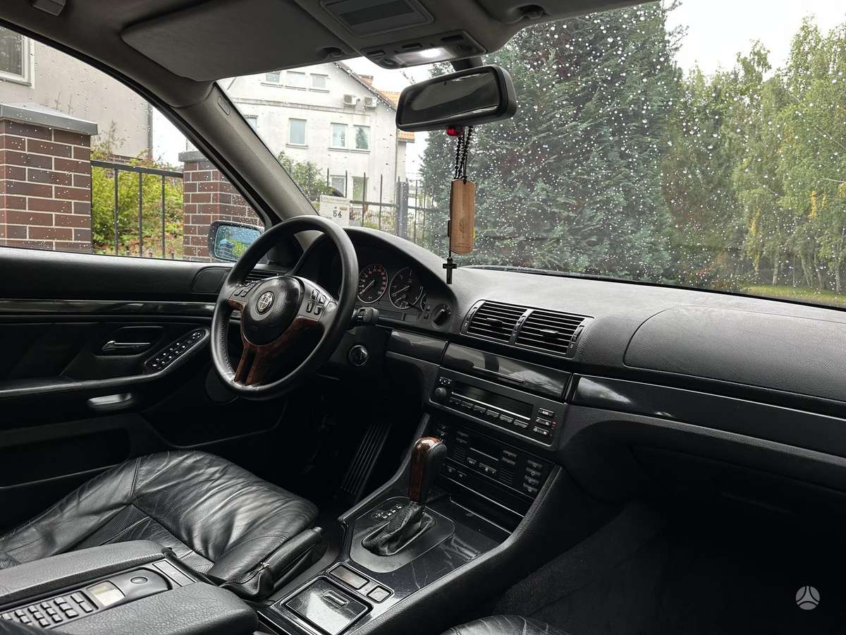 BMW 525, 2.5 l., Седан