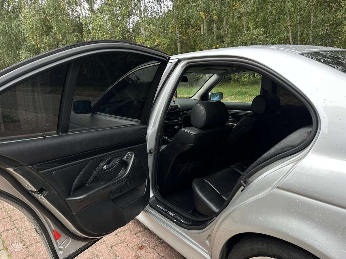 BMW 525, 2.5 l., Седан