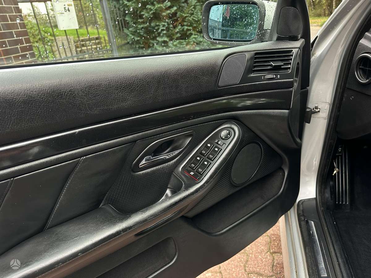 BMW 525, 2.5 l., Седан