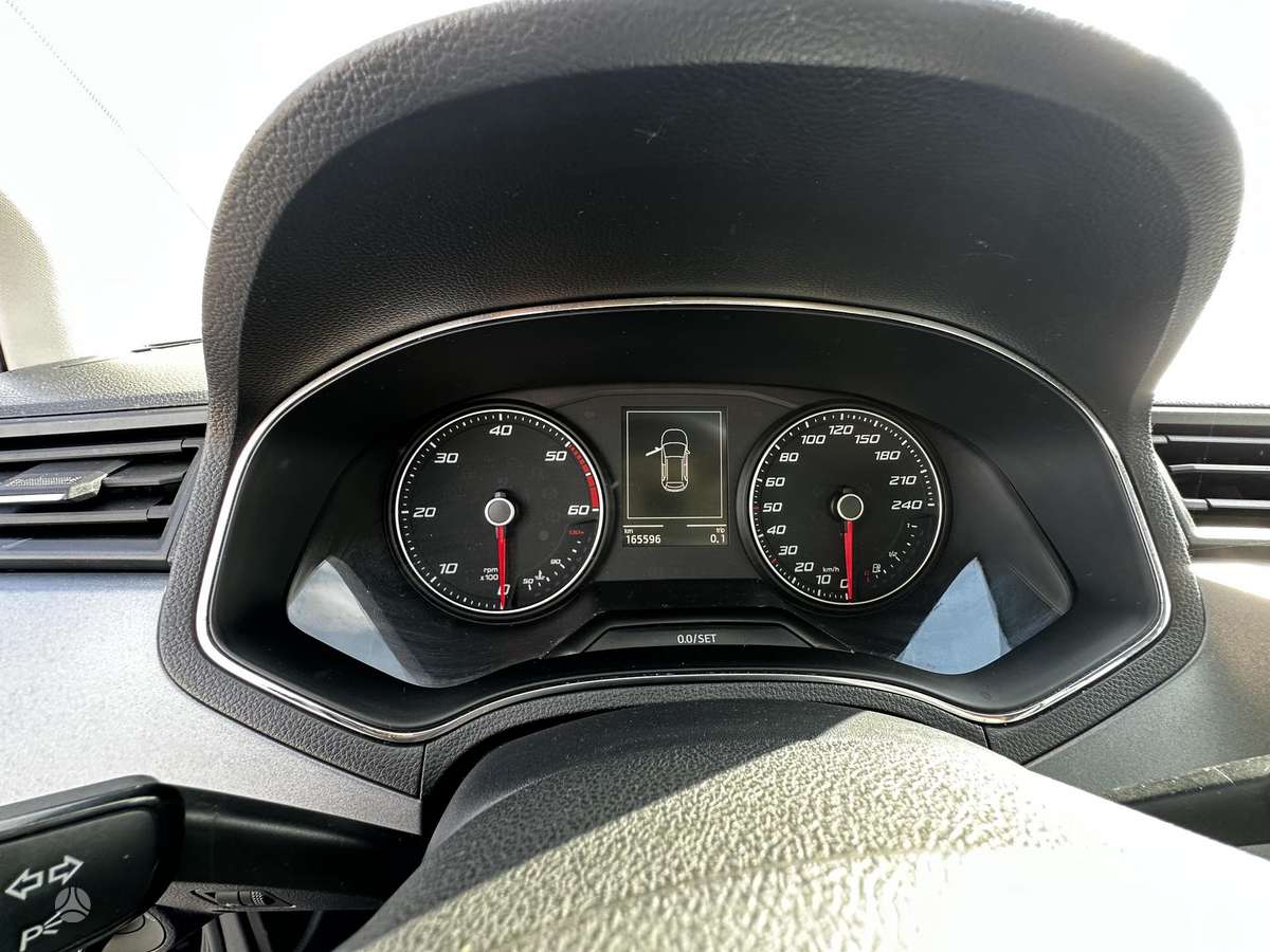 SEAT Arona - 9