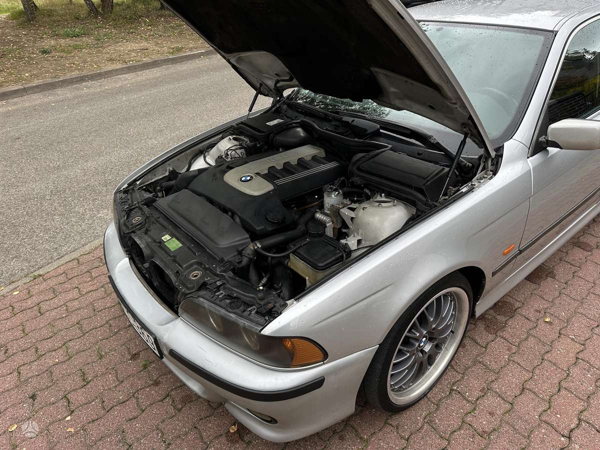 BMW 525, 2.5 l., Седан